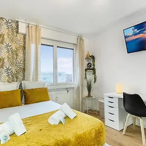 Homey La Coloc Mugi - Colocation De Gamme - Privees - Balcon - Wifi Et Netflix - Proche Transports Commun Maison d'hôtes
